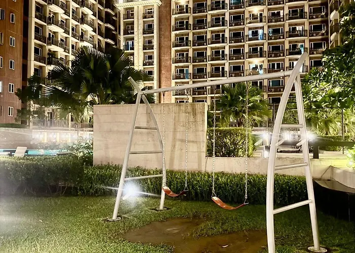 Monarch Parksuites