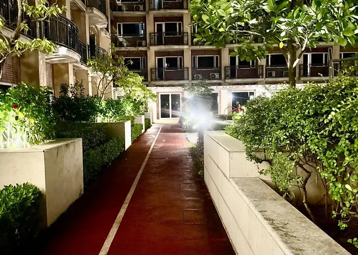 Monarch Parksuites * Manila