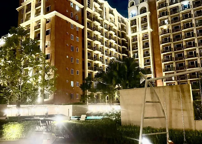 Monarch Parksuites * Manila